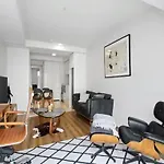 Central Modern Apartment With Remote Working Space