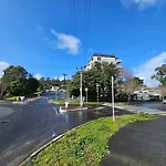 Lovely 2-Bedroom Apartment With Free Parking
