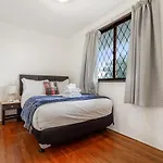 Lovely 2-Bedroom Apartment With Free Parking