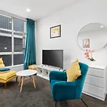 Cosy And Central Studio