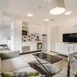 Bright & Modern Auckland Cbd Apartment
