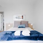 2 Brm Apt - Stunning Harbour Views, Level 24