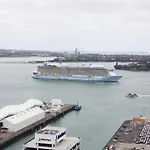 2 Brm Apt - Amazing Harbour Views, Level 30