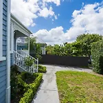 Executive Home In Mt Eden