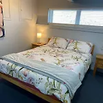Cosy 2 Bedroom Unit In Howick Close To Bus And Supermarket