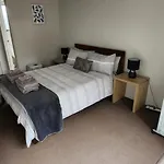 Cozy Apartment On Shalimar