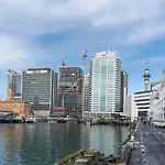 Spacious Executive Apartmt,Great Views! Location