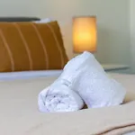 West Auckland Retreat 2Br Sleeps 4