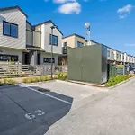 Brand New Family Home 7Km From Airport