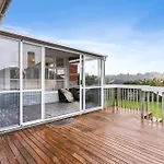 Kiwi Holiday Home With A View