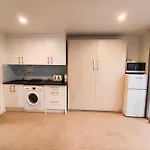 Hot Deal! Sky Stars Spacious Studio Walk To Beach Close To Cbd