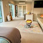 Studio Wing In Saint Heliers