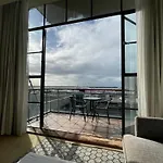 Sea View Heritage Apartment With Balcony