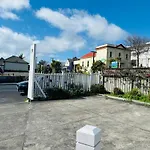 Newmarket Cozy-Home