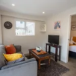 Centrally Located 1 Bedroom Apartment In Auckland