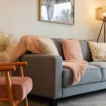 Auckland Basecamp - 2Br Crescent City Comfort