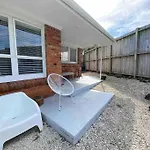 Own Sunny Quiet Haven, Own 1 Bedroom House & Garden With Car Park, Central To Airport, Cbd & Sylvia Park Mall