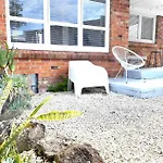 Own Sunny Quiet Haven, Own 1 Bedroom House & Garden With Car Park, Central To Airport, Cbd & Sylvia Park Mall