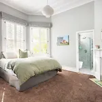 Lovely Beachside Villa In Cheltenham