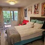 Book Now Affordable Cute Cozy Studio With Carpark 23