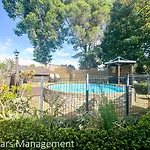 Hot Deal! Remuera Quiet Spacious 4-Bedroom Villa With Private Pool