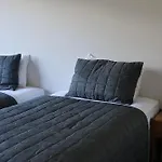 Cheerful 3-Bedroom Townhouse Close To The City