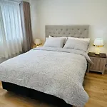 Otahuhu Shopping Centre Apartment 8A