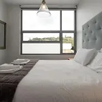 Luxury Mount Eden Apartment