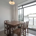 Luxury Mount Eden Apartment