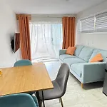 Cosy 2 Bedroom Unit In Howick Close To Bus And Supermarket