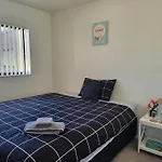Bright & Spacious Budget Friendly Rooms In West Auckland Perfect For Solo Or Couple Travellers