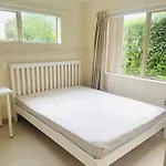 Parkside Pleasure Apartment With Bathroom& Dining
