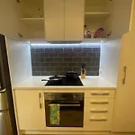Stylish City Apt, Prime Location