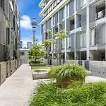 Stylish 1 Bedroom With Office Area