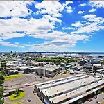 Aura A Two Bedrooms 1 Living Wi-Fi Balcony Harbor View Or Skytower View Easy Parking