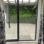 Spacious Escape In Fairview, Free Wifi, Coffee ,Tea And Parking ,Private Bathroom Near Albany Mall And Highway