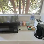 Spacious Escape In Fairview, Free Wifi, Coffee ,Tea And Parking ,Private Bathroom Near Albany Mall And Highway