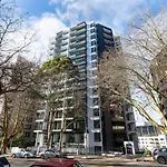 Chic Downtown 1Bed Aircon Apt With Pool Gym Sauna Near Skytower