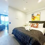 Chic Downtown 1Bed Aircon Apt With Pool Gym Sauna Near Skytower