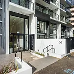 Modern Designed Ac 1B Apt With Pool Gym Sauna In Cbd