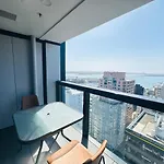 Spacious Magnificent Sea Views Front Of Sky Tower
