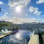 Orakei Grandeur Mansion With Sea Views & Pool