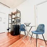 Comfort Studio Getaway With Pool And Gym