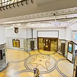 Historic Modern Luxury 1-Bedroom On Queen Street