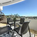 Le Mirage- Stylish, Central Apartment With Pools, Sauna, More
