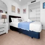 Le Mirage- Stylish, Central Apartment With Pools, Sauna, More