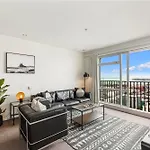 Luxury 2Br Apt In Cbd Pool, Gym, Prime Spot