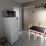 Private Studio With Self Check-In, Ensuite, Wifi & Kitchenette
