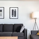 Wonderful Apartment Hobson Gardens