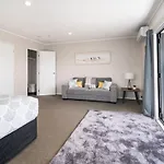 Central Manukau Escape